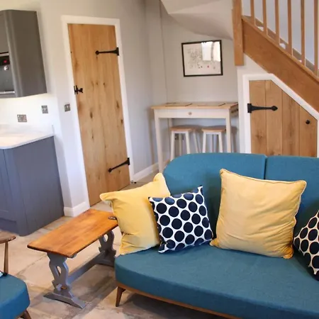 Charming And Luxury Retreats On Our Farm Villa Billingshurst Exterior photo