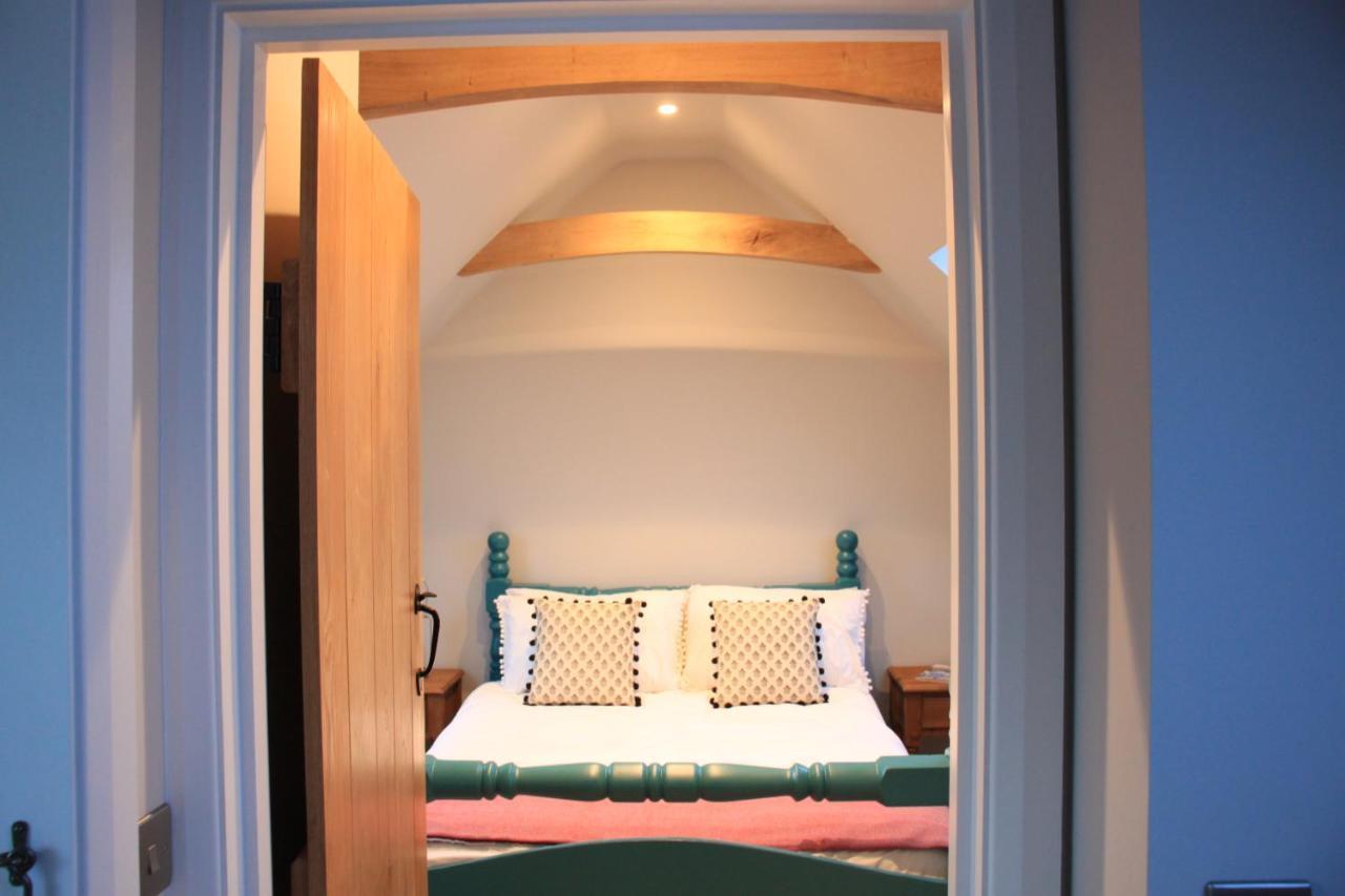 Charming And Luxury Retreats On Our Farm Holiday home Billingshurst
