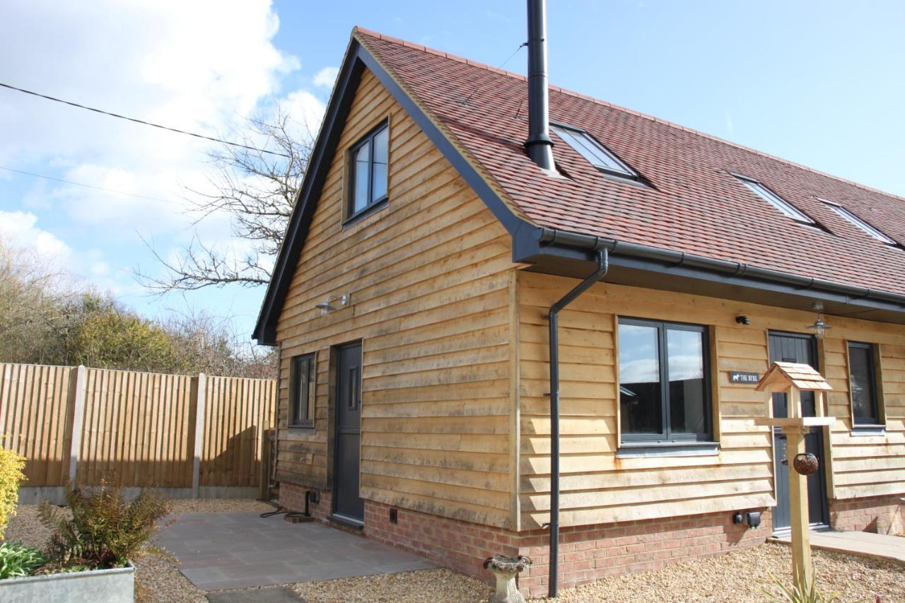 Charming And Luxury Retreats On Our Farm Holiday home Billingshurst